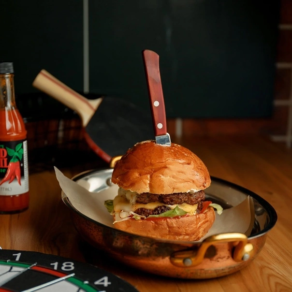 Drinks & Burgers - фото 1