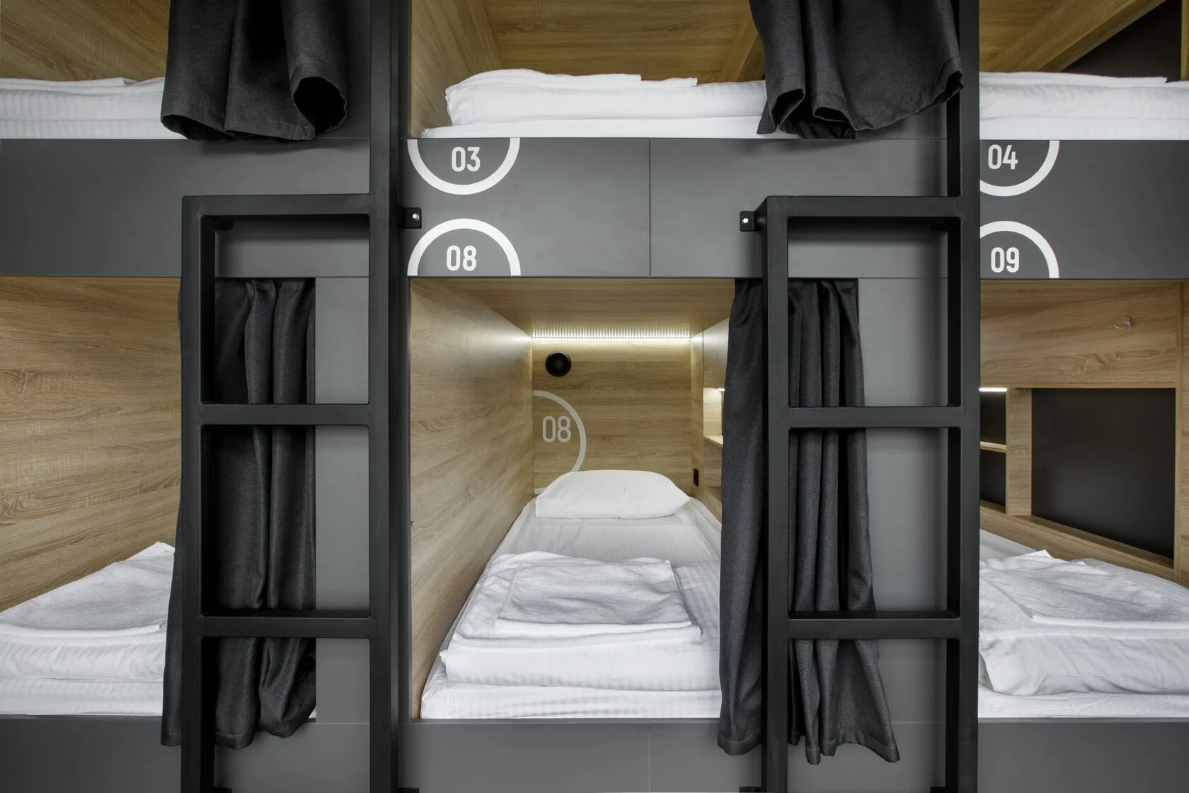 LUNA CAPSULE HOTEL - фото 6